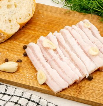 Свиное сало с чесноком в рассоле – пошаговый рецепт