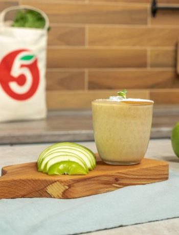 Кефирный коктейль с яблоками и медом – пошаговый рецепт