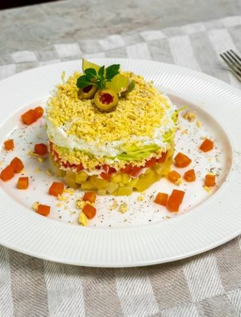 Салат-торт с капустой и овощами слоями – пошаговый рецепт