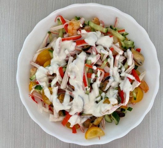 Необычный салат из морепродуктов с овощами – пошаговый рецепт