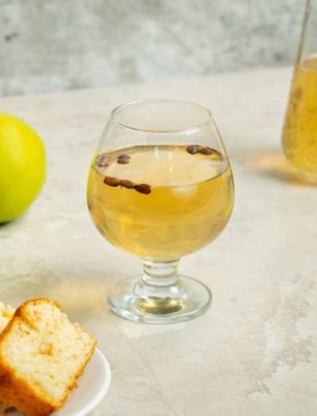 Ликер из айвы с ананасом – пошаговый рецепт