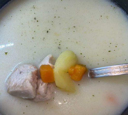 Ароматный сырный суп с куриной грудкой – пошаговый рецепт
