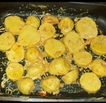 Запеченый картофель «Калор» в чесночном соусе с сыром – пошаговый рецепт
