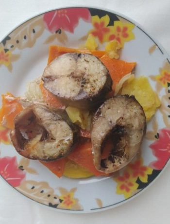 Простая запеченная скумбрия с тыквой и картофелем – пошаговый рецепт