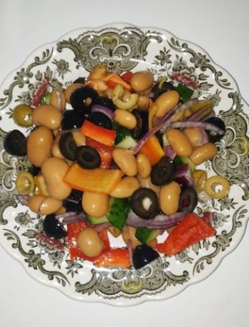 Быстрый салат из фасоли с овощами и оливками – пошаговый рецепт