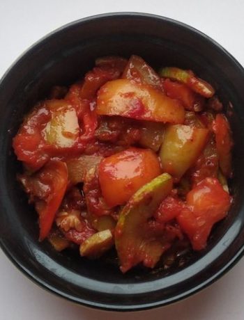 Кабачки в томатном соусе с помидором и сладким перцем – пошаговый рецепт