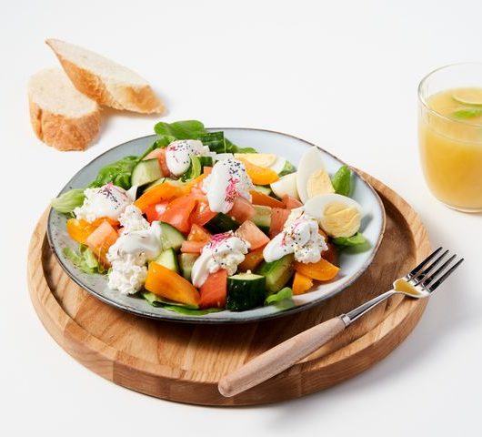 Овощной салат с греческим йогуртом – пошаговый рецепт