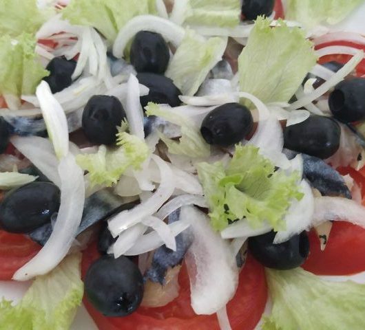 Постный салат с рыбой и овощами – пошаговый рецепт