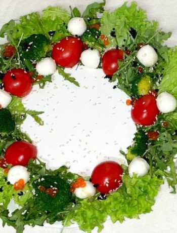 Необычный салат «Новогодний венок» – пошаговый рецепт