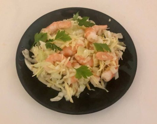Салат из белокочанной капусты с креветками и сыром – пошаговый рецепт