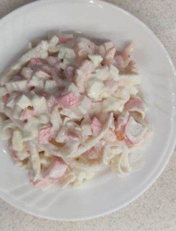 Ароматный салат с креветками и икрой – пошаговый рецепт