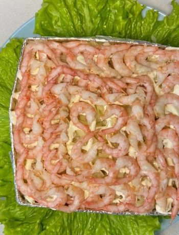 Салат с красной рыбой и креветками – пошаговый рецепт