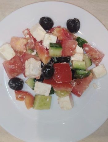 Вкусный овощной салат с маслинами – пошаговый рецепт