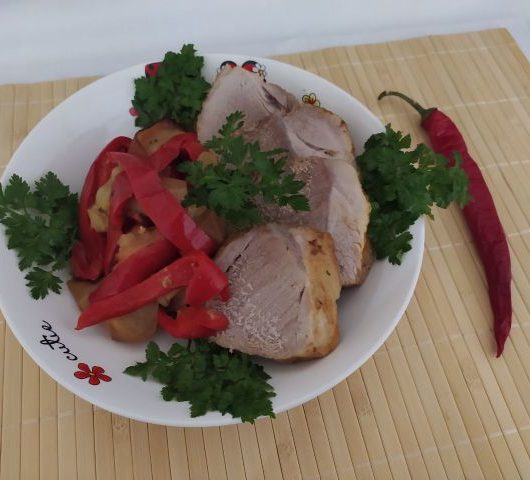 Запеченная свиная лопатка в рукаве с овощами – пошаговый рецепт