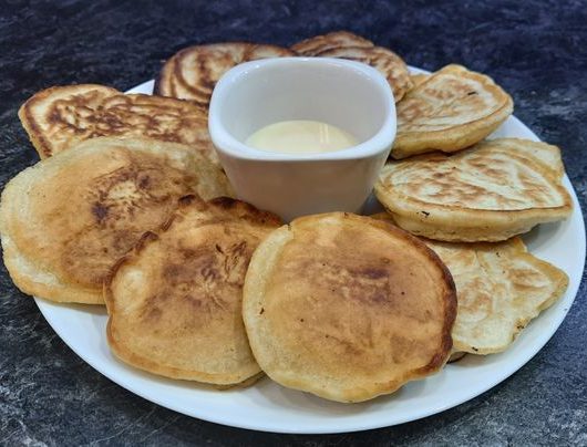 Оладушки со сгущёнкой – пошаговый рецепт